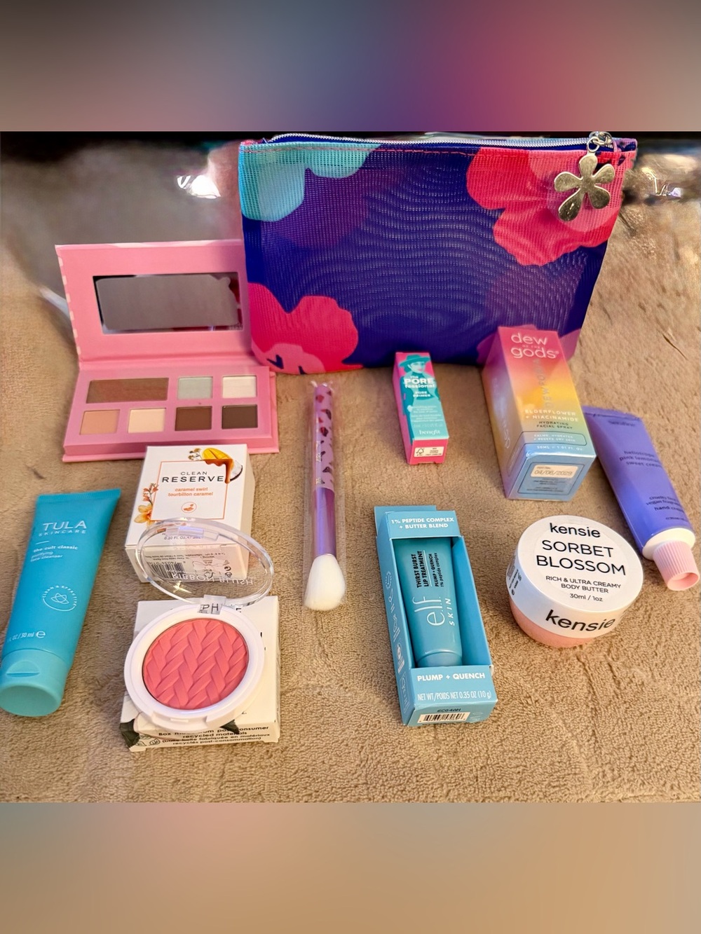 Adorable Bundle of Makeup and Skincare💗